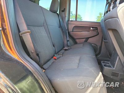 Zdjęcie 11 z 13 samochodu: 2011 JEEP LIBERTY SPORT VIN:1J4PN2GK5BW531739 - miniatura