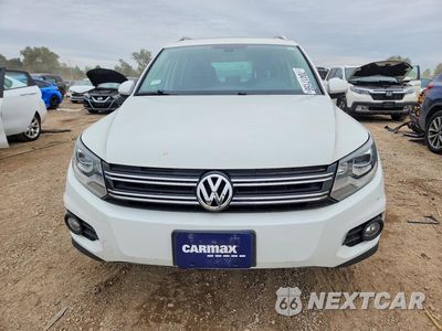 Piąte zdjęcie samochodu w środku: 2016 VOLKSWAGEN TIGUAN S VIN:WVGAV7AX2GW585595 - miniatura