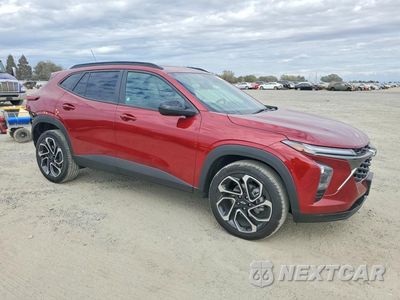 Czwarte zdjęcie samochodu z boku: 2025 CHEVROLET TRAX 2RS VIN:KL77LJEP2SC239498 - miniatura