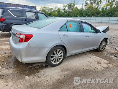 Trzecie zdjęcie samochodu z tyłu: 2014 TOYOTA CAMRY XLE VIN:4T4BF1FK2ER338930 - miniatura