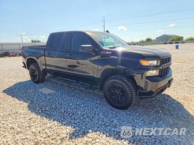 Czwarte zdjęcie samochodu z boku: 2022 CHEVROLET SILVERADO LTD K1500 TRAIL BOSS CUSTOM VIN:3GCPYCEK7NG138978 - miniatura