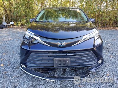 Piąte zdjęcie samochodu w środku: 2022 TOYOTA SIENNA XLE VIN:5TDYRKEC2NS093194 - miniatura