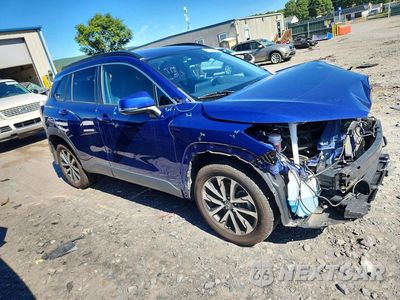 Czwarte zdjęcie samochodu z boku: 2022 TOYOTA COROLLA CROSS XLE VIN:7MUDAABG2NV032053 - miniatura