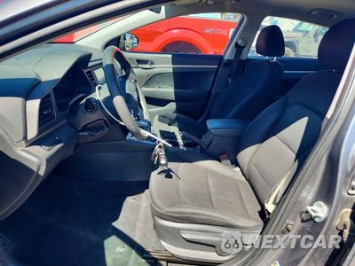 Zdjęcie 7 z 13 samochodu: 2019 HYUNDAI ELANTRA SE VIN:5NPD74LF0KH435997 - miniatura