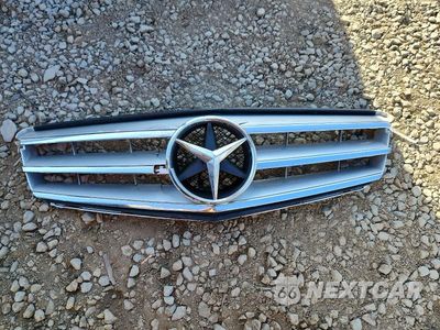 Zdjęcie 12 z 13 samochodu: 2012 MERCEDES-BENZ C 250 VIN:WDDGF4HB6CR214118 - miniatura