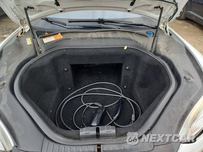 Zdjęcie 11 z 12 samochodu: 2013 TESLA MODEL S VIN:5YJSA1DG9DFP21993 - miniatura