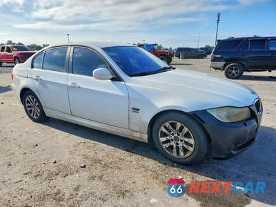 Czwarte zdjęcie samochodu z boku: 2010 BMW 328 XI SULEV VIN:WBAPK5C54AA648737 - miniatura