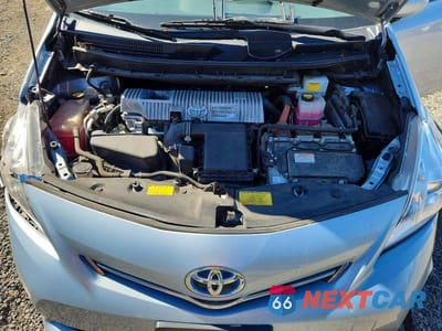 Zdjęcie 12 z 13 samochodu: 2013 TOYOTA PRIUS V TWO VIN:JTDZN3EU6D3275107 - miniatura