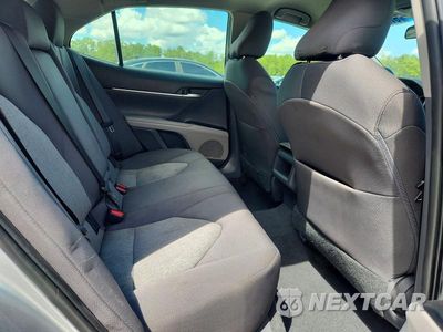 Zdjęcie 10 z 12 samochodu: 2018 TOYOTA CAMRY LE VIN:4T1B11HK9JU140653 - miniatura
