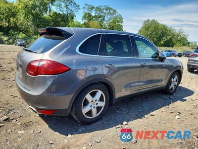 Trzecie zdjęcie samochodu z tyłu: 2012 PORSCHE CAYENNE S VIN:WP1AB2A24CLA50055 - miniatura