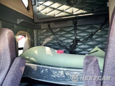 Zdjęcie 10 z 14 samochodu: 2016 FREIGHTLINER CASCADIA 125 SEMI TRUCK VIN:1FVXGF004GLGX5699 - miniatura