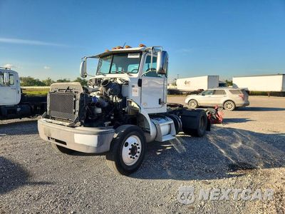 2017 PETERBILT 348 SEMI TRUCK 1XP3AJ8X6HD430636 - główne zdjęcie licytacji z USA - miniatura