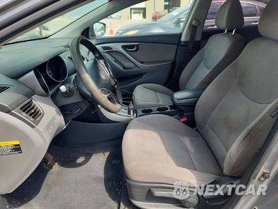 Zdjęcie 7 z 13 samochodu: 2013 HYUNDAI ELANTRA GLS VIN:KMHDH4AE9DU920649 - miniatura