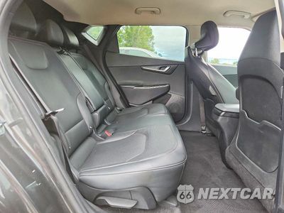 Zdjęcie 10 z 13 samochodu: 2023 KIA EV6 WIND VIN:KNDC34LAXP5128842 - miniatura