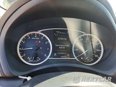 Zdjęcie 9 z 12 samochodu: 2016 NISSAN SENTRA SR VIN:3N1AB7APXGY249721 - miniatura