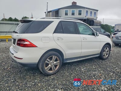 Trzecie zdjęcie samochodu z tyłu: 2015 MERCEDES-BENZ ML 350 4MATIC VIN:4JGDA5HB3FA542029 - miniatura