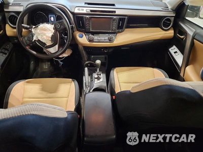 Zdjęcie 8 z 14 samochodu: 2016 TOYOTA RAV4 HV XLE VIN:JTMRJREV5GD038548 - miniatura