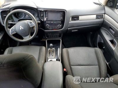 Zdjęcie 8 z 13 samochodu: 2018 MITSUBISHI OUTLANDER ES VIN:JA4AD2A35JZ052549 - miniatura