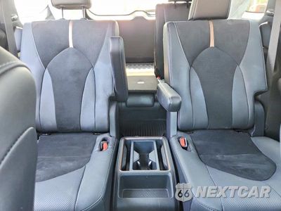 Zdjęcie 10 z 14 samochodu: 2026 TOYOTA GRAND HIGHLANDER HYBRID MAX LIMITED VIN:5TDADAB50TS049482 - miniatura