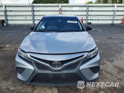 Piąte zdjęcie samochodu w środku: 2018 TOYOTA CAMRY SE VIN:4T1B11HK6JU023161 - miniatura