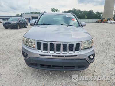 Piąte zdjęcie samochodu w środku: 2016 JEEP COMPASS LATITUDE VIN:1C4NJCEA9GD628230 - miniatura