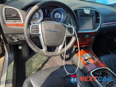 Zdjęcie 8 z 12 samochodu: 2012 CHRYSLER 300 LIMITED VIN:2C3CCACG7CH199443 - miniatura