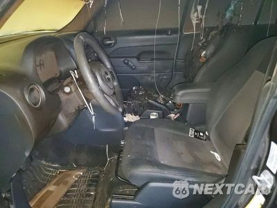 Zdjęcie 7 z 13 samochodu: 2015 JEEP PATRIOT SPORT VIN:1C4NJPBB8FD349029 - miniatura
