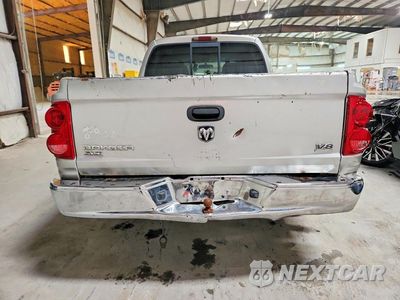 Zdjęcie 6 z 13 samochodu: 2005 DODGE DAKOTA QUAD SLT VIN:1D7HE48N45S308348 - miniatura