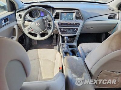Zdjęcie 8 z 12 samochodu: 2016 HYUNDAI SONATA SE VIN:5NPE24AF7GH362737 - miniatura