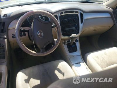 Zdjęcie 8 z 13 samochodu: 2004 TOYOTA HIGHLANDER BASE VIN:JTEDP21A240020218 - miniatura