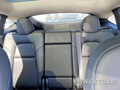 Zdjęcie 10 z 13 samochodu: 2024 TESLA MODEL Y VIN:7SAYGDED8RF123452 - miniatura