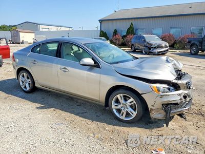 Czwarte zdjęcie samochodu z boku: 2015 VOLVO S60 PREMIER VIN:YV140MFKXF1353554 - miniatura