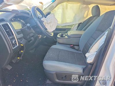 Zdjęcie 7 z 12 samochodu: 2019 RAM 1500 CLASSIC SLT VIN:1C6RR6TTXKS722189 - miniatura