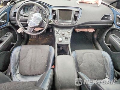Zdjęcie 8 z 12 samochodu: 2015 CHRYSLER 200 S VIN:1C3CCCDG4FN678540 - miniatura