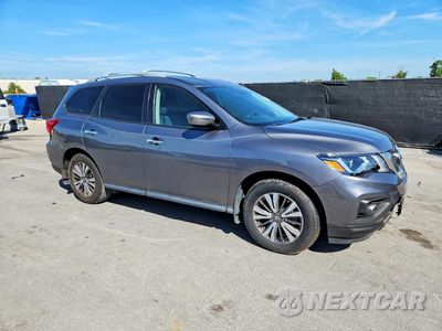 Czwarte zdjęcie samochodu z boku: 2017 NISSAN PATHFINDER S VIN:5N1DR2MN0HC673918 - miniatura