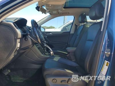 Zdjęcie 7 z 14 samochodu: 2018 VOLKSWAGEN TIGUAN SE VIN:3VV3B7AX2JM001470 - miniatura