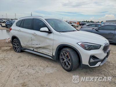 Czwarte zdjęcie samochodu z boku: 2020 BMW X1 XDRIVE28I VIN:WBXJG9C00L5P92113 - miniatura