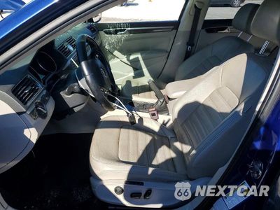 Zdjęcie 7 z 12 samochodu: 2017 VOLKSWAGEN PASSAT SEL PREMIUM VIN:1VWCT7A3XHC077973 - miniatura