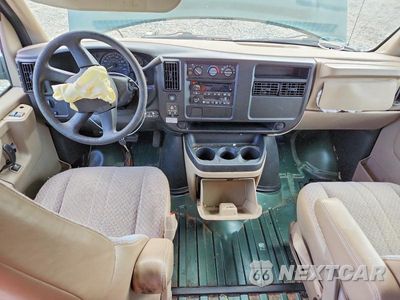 Zdjęcie 8 z 13 samochodu: 2004 CHEVROLET EXPRESS G1500 VIN:1GNFG15T641116647 - miniatura