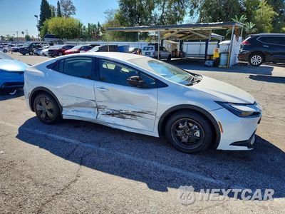 Czwarte zdjęcie samochodu z boku: 2025 TOYOTA PRIUS PLUG-IN HYBRID SE VIN:JTDACACU3S3049646 - miniatura