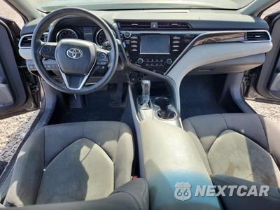Zdjęcie 8 z 12 samochodu: 2018 TOYOTA CAMRY LE VIN:4T1B11HK1JU016201 - miniatura
