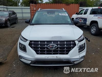 Piąte zdjęcie samochodu w środku: 2022 HYUNDAI VENUE LIMITED VIN:KMHRC8A39NU150478 - miniatura