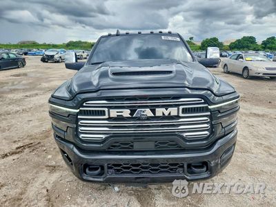 Piąte zdjęcie samochodu w środku: 2026 RAM 3500 LARAMIE VIN:3C63RRJL8TG233342 - miniatura