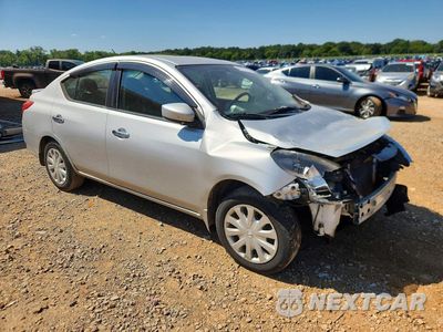 Czwarte zdjęcie samochodu z boku: 2018 NISSAN VERSA SV VIN:3N1CN7AP2JL882900 - miniatura