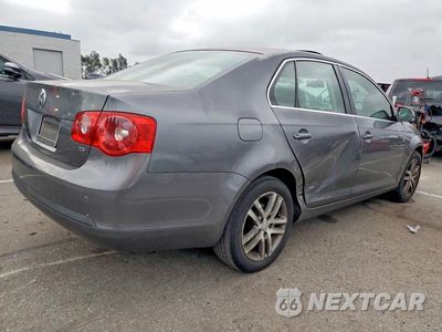 Trzecie zdjęcie samochodu z tyłu: 2005 VOLKSWAGEN NEW JETTA 2.5L OPTION PACKAGE 1 VIN:3VWSG71K35M639620 - miniatura