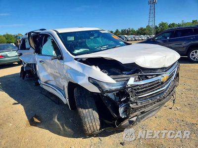 Czwarte zdjęcie samochodu z boku: 2023 CHEVROLET TRAVERSE PREMIER VIN:1GNEVKKW9PJ104888 - miniatura