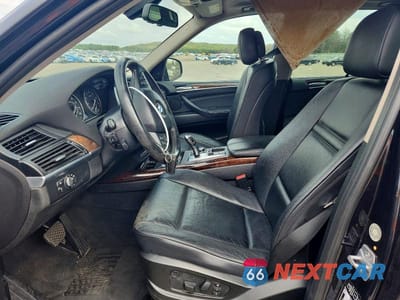 Zdjęcie 7 z 13 samochodu: 2013 BMW X5 XDRIVE50I VIN:5UXZV8C51D0C16784 - miniatura