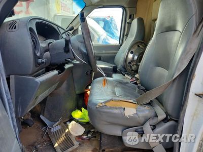 Zdjęcie 7 z 13 samochodu: 2007 FORD E450 BOX TRUCK VIN:1FDXE45S47DA16928 - miniatura