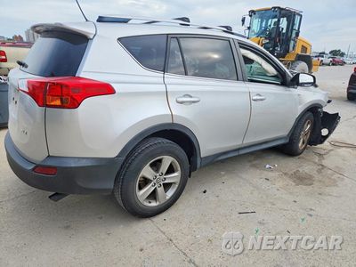 Trzecie zdjęcie samochodu z tyłu: 2015 TOYOTA RAV4 XLE VIN:JTMWFREV6FD069827 - miniatura
