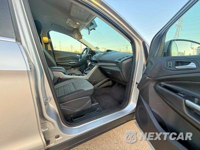 Piąte zdjęcie samochodu w środku: 2015 FORD ESCAPE SE VIN:1FMCU0GX0FUB30040 - miniatura